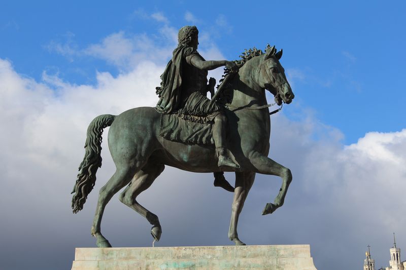 «Конная слава короля»
